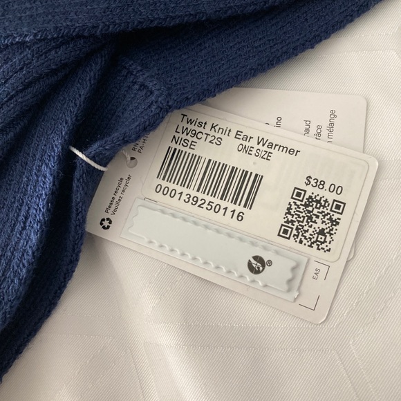 NWT Lululemon Twist Knit Ear Warmer (OS) And Mittens (M/L) Navy Blue MSRP $ 92 - Picture 6 of 6